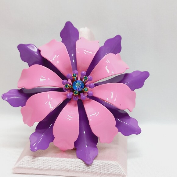 FAB! Joan Rivers Designer Metal Flower Brooch Purple Pink - Picture 8 of 8
